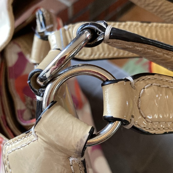 COACH purse with several compartments in great condition. - Picture 12 of 15